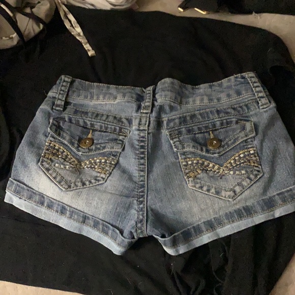 Wallflower Pants - Size 5 Wallflower denim short shorts